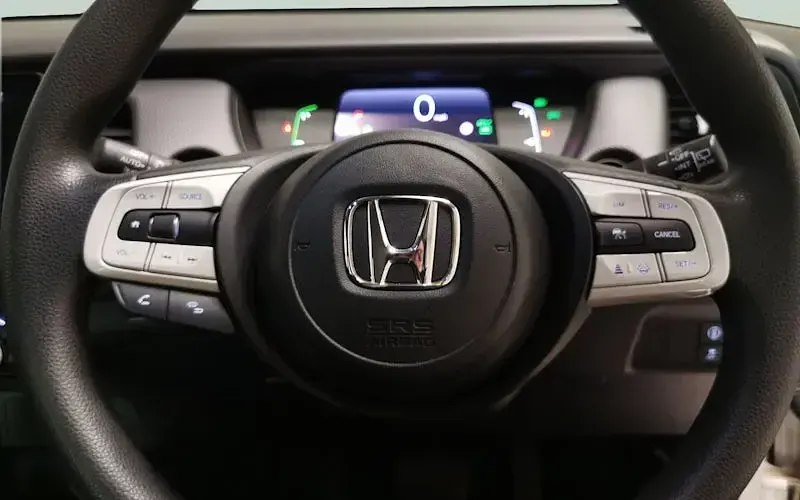 Used Honda Jazz Hybrid 109 HP (80 kW) 2021 White Hatchback