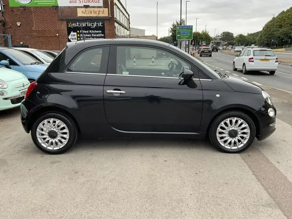 Used Fiat 500 Lounge 69 HP (50 kW) 2017 Black Hatchback
