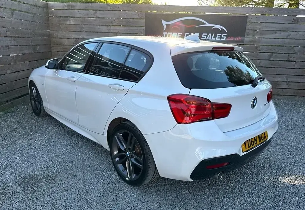 Gebraucht BMW 118 M Sport 136 PS (100 kW) 2018 Weiß Kleinwagen