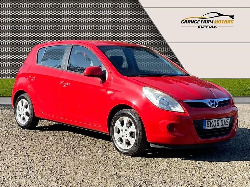 Used Hyundai i20 Comfort 77 HP (56 kW) 2009 Red Hatchback