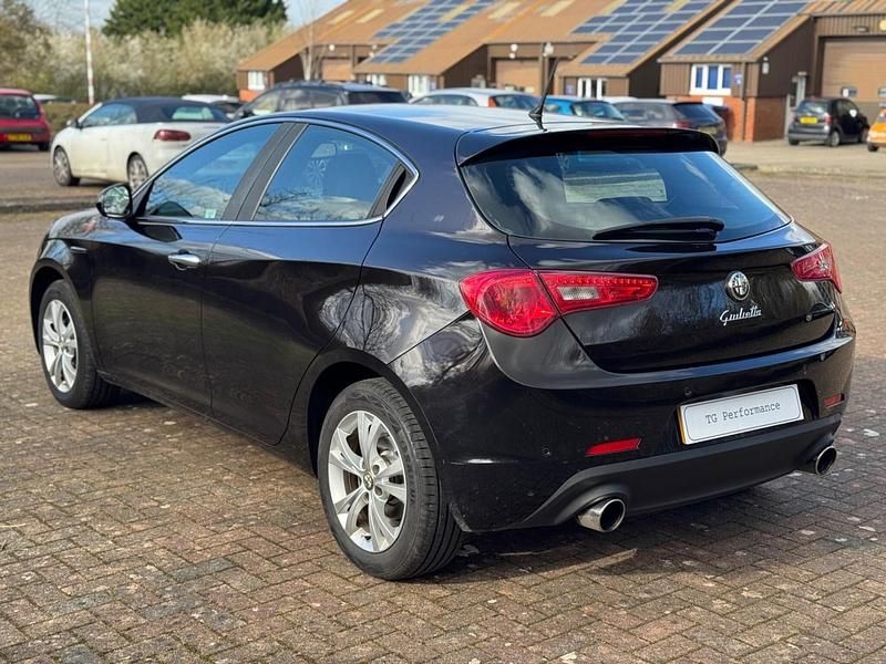 Used Alfa Romeo Giulietta Lusso 2012 Black Hatchback