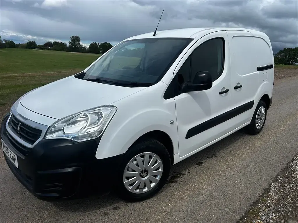 Used Peugeot Partner S 2016 White