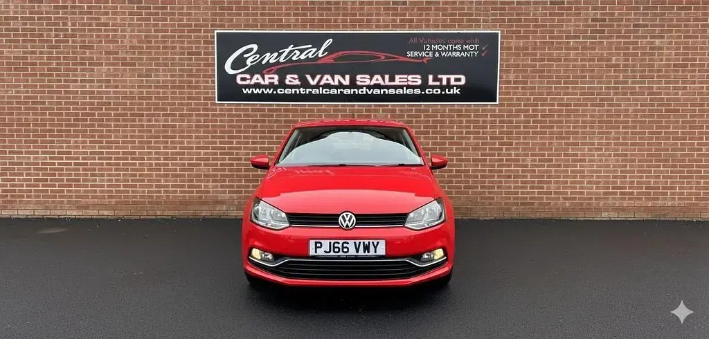 Used VW Polo Match 59 HP (43 kW) 2016 Red Hatchback