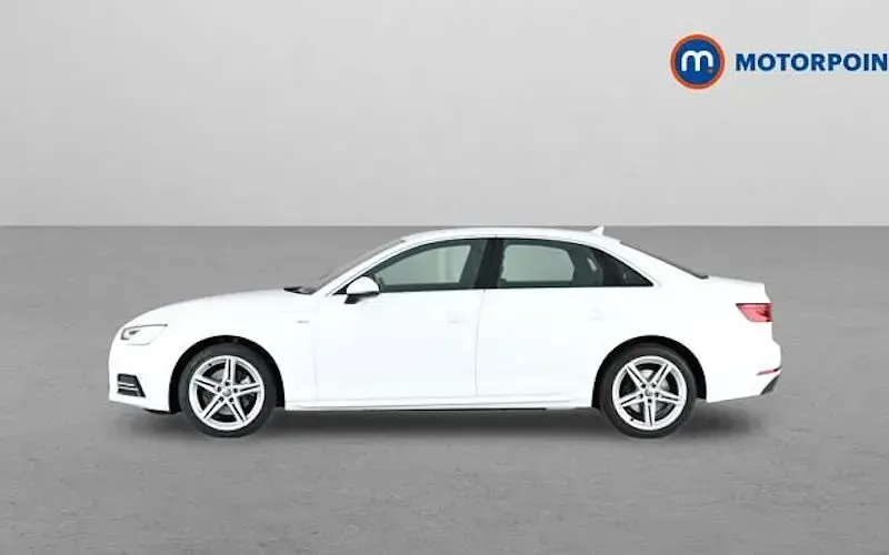 Used Audi A4 S-Line 150 HP (110 kW) 2018 White Sedan