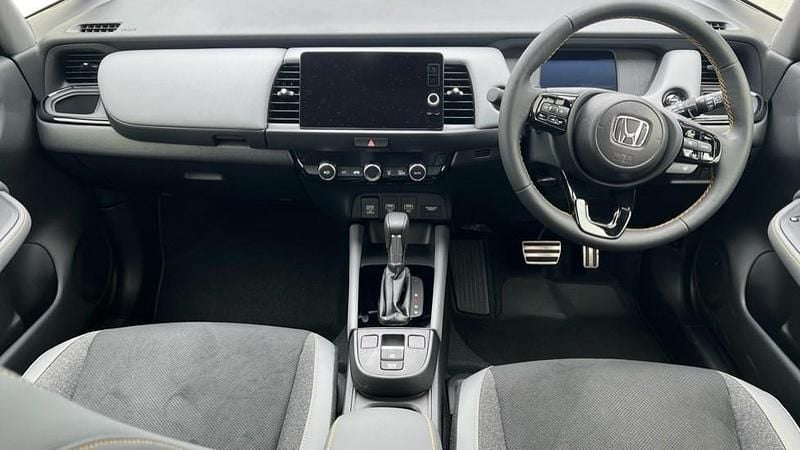 Used Honda Jazz Advance 122 HP (89 kW) 2025 Solid  crystal black  Hatchback