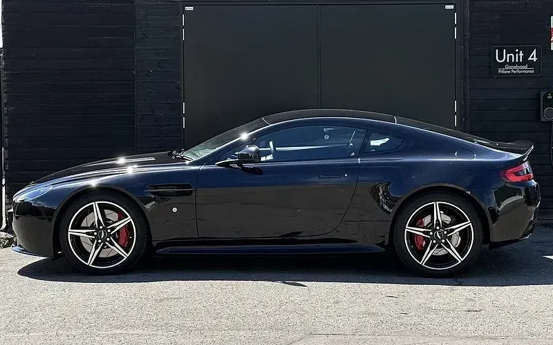 Used Aston Martin V8 Vantage 436 HP (320 kW) 2017 Black Coupe