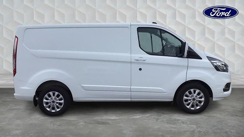 Used Ford Transit Custom Limited 2023 Frozen white