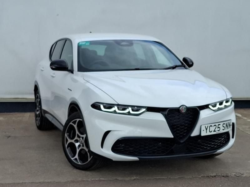 Special solid banchise white New 2025 Alfa Romeo Tonale Veloce SUV | £28,998 (Good price) - Image 1/4