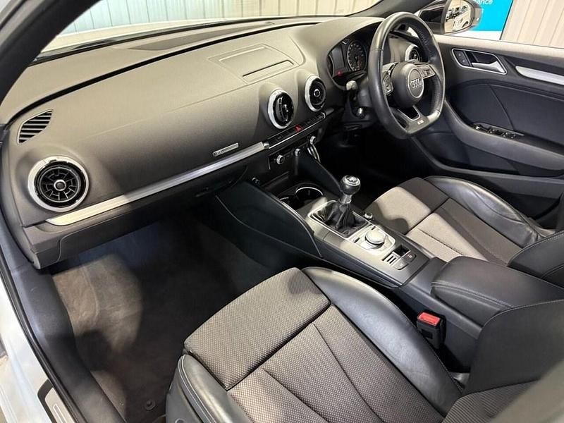 Used Audi A3 Sportback Black Edition 116 HP (85 kW) 2019 White Hatchback