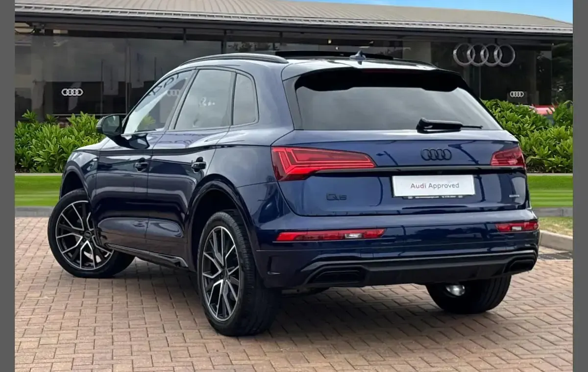 Used Audi Q5 Black Edition 204 HP (150 kW) 2024 Blue SUV