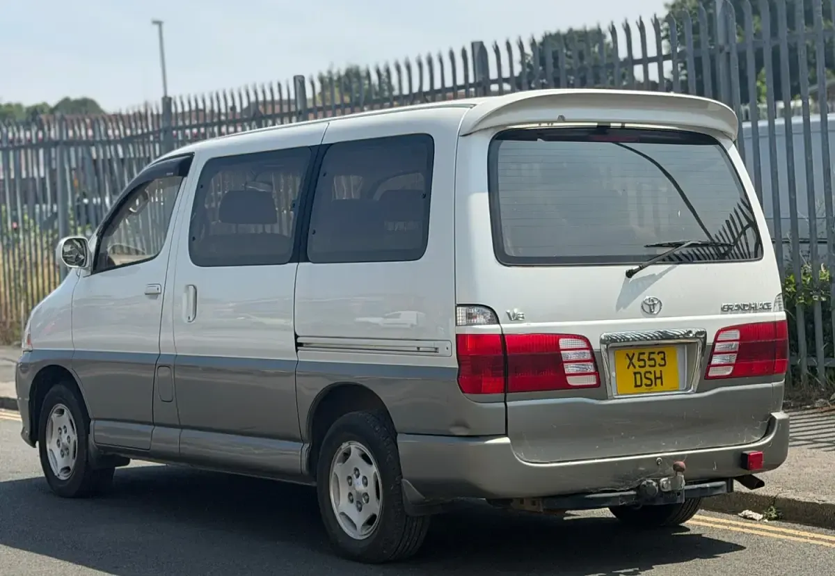 Used Toyota HiAce 2016 White Van