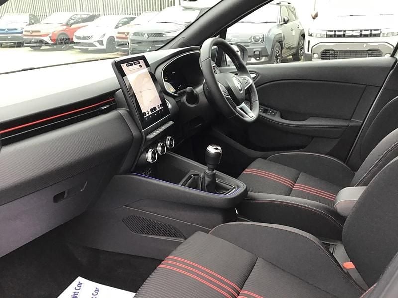 Used Renault Clio V RS Line 90 HP (66 kW) 2023 Silver Hatchback