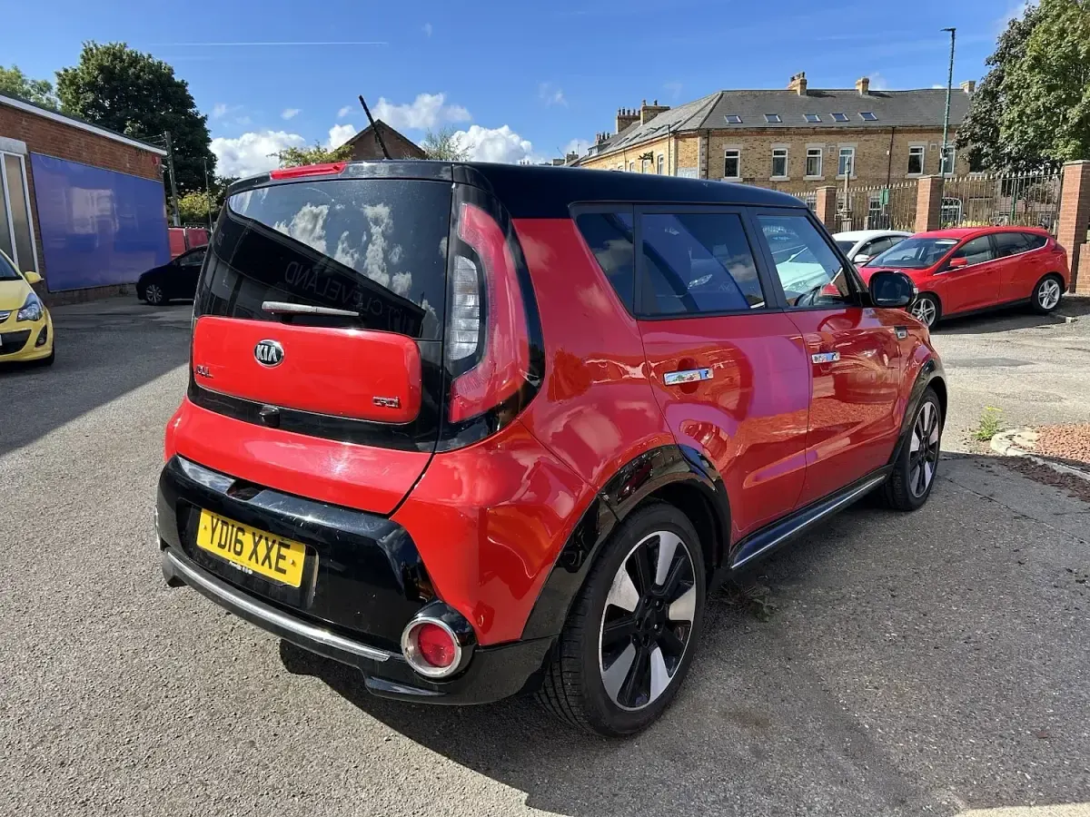 Used Kia Soul 126 HP (92 kW) 2016 Red SUV