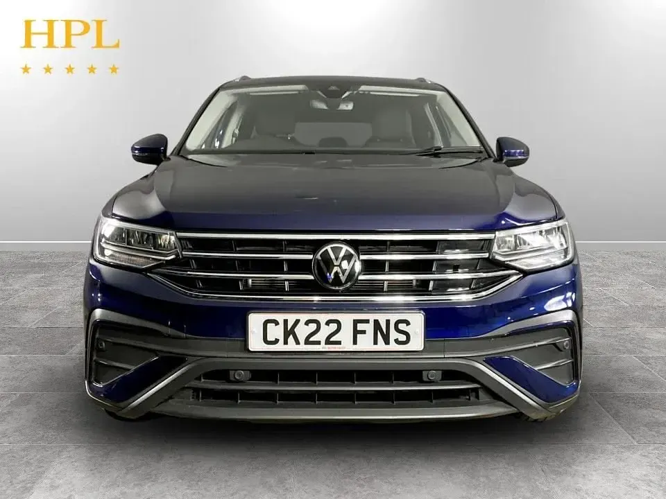 Usado VW Tiguan Allspace Life 150 HP (110 kW) 2022 Azul SUV