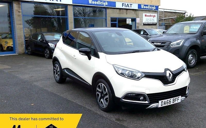 White Used 2016 Renault Captur Signature SUV | £7,495 (Fair price) - Image 1/4