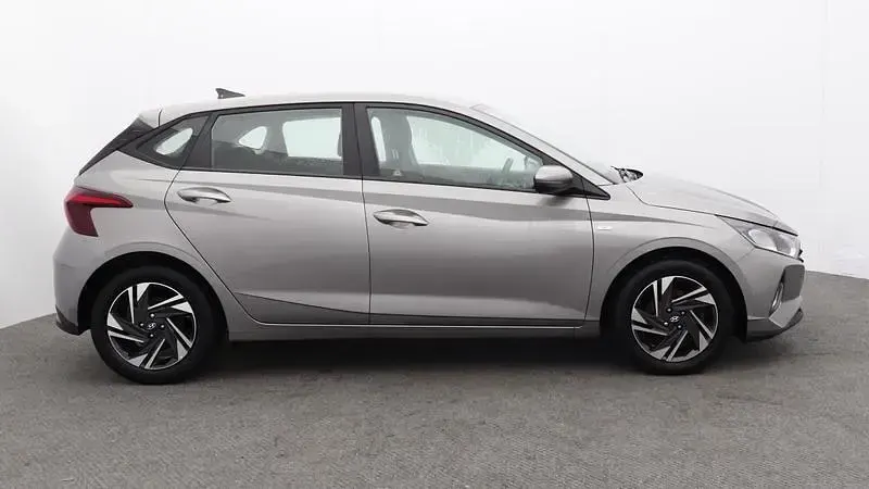 Used Hyundai i20 SE 100 HP (73 kW) 2023 Bronze Hatchback