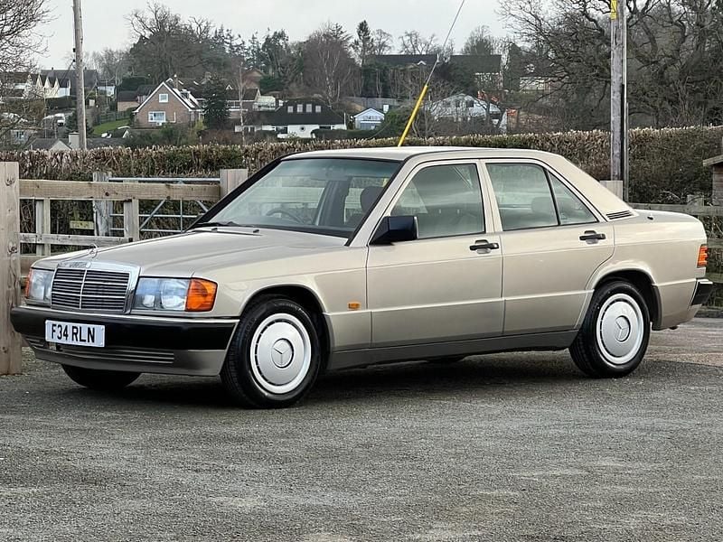 Used Mercedes 190 1989 Silver Sedan
