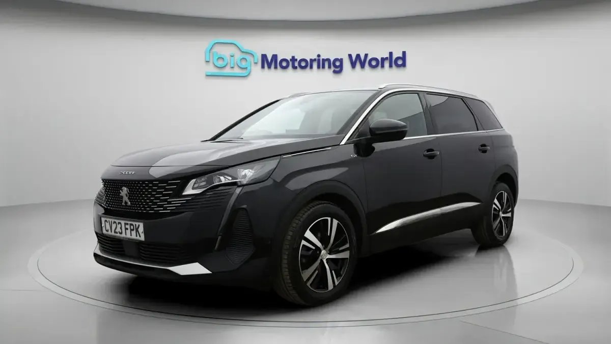 Second-hand Peugeot 5008 GT 131 CP (96 kW) 2022 Negru SUV