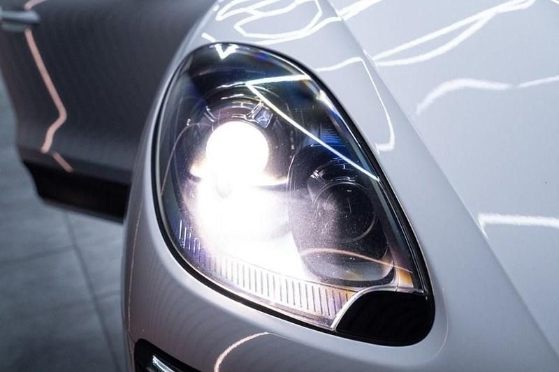 Used Porsche Macan 360 HP (264 kW) 2016 White SUV