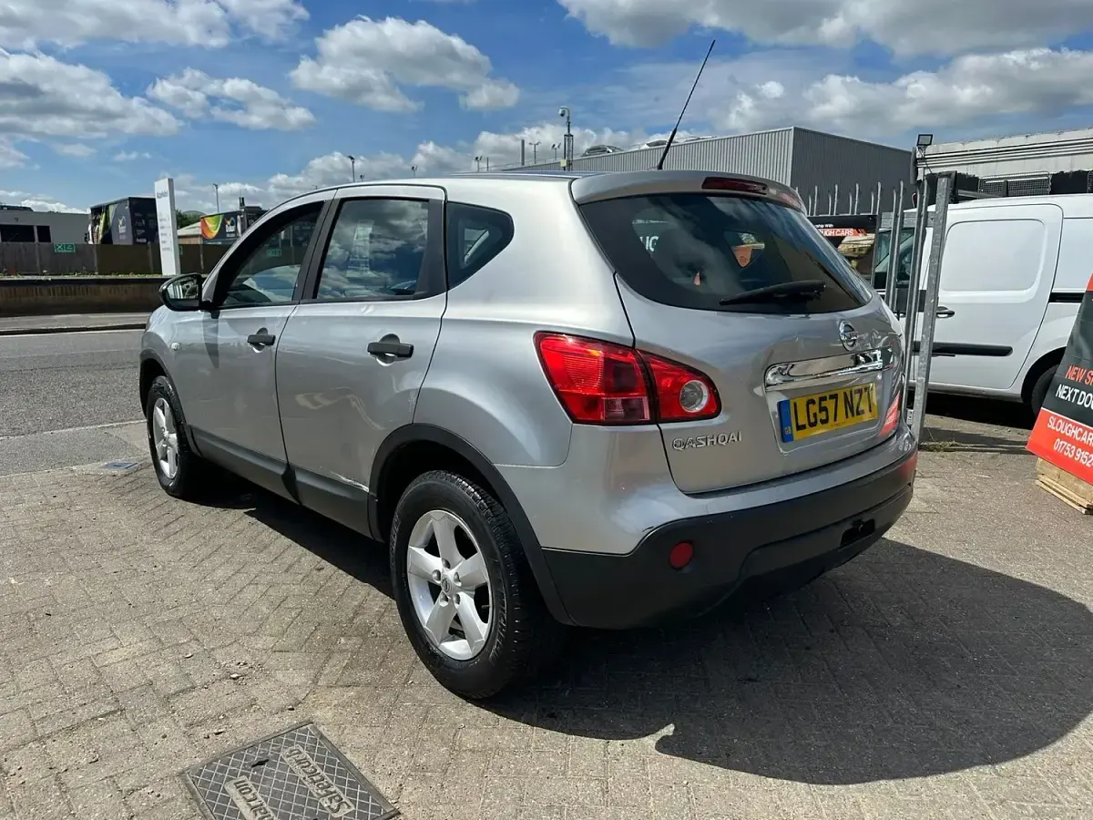Used Nissan Qashqai Visia 114 HP (83 kW) 2007 Silver SUV