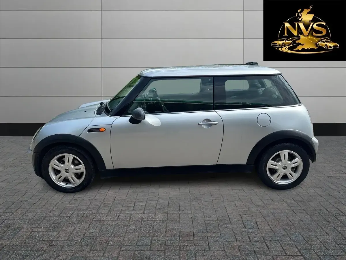 Usado Mini ONE Hatch 2004 Plateado Utilitario