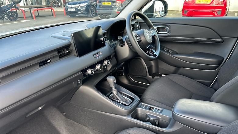 Used Honda HR-V Elegance 131 HP (96 kW) 2023 White SUV