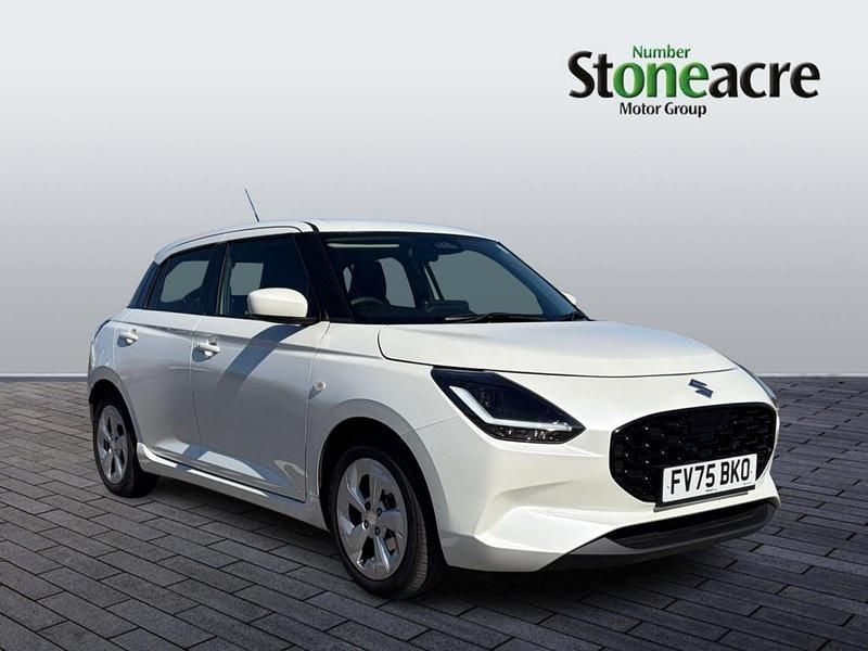 Used Suzuki Swift 82 HP (60 kW) 2025 White Hatchback