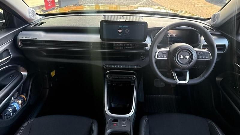 Used Jeep Avenger EV Summit 113 kW (154 HP) 2024 Yellow SUV