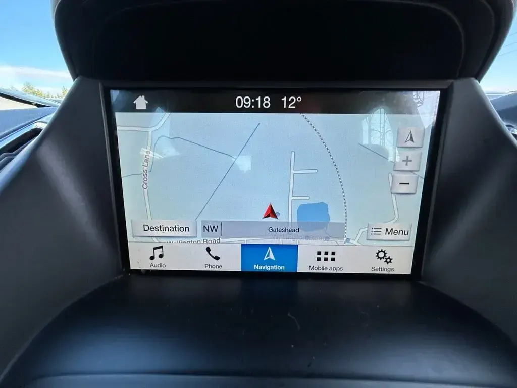 Käytetty Ford C-MAX Zetec 120 HP (88 kW) 2018 Harmaa Tila-auto