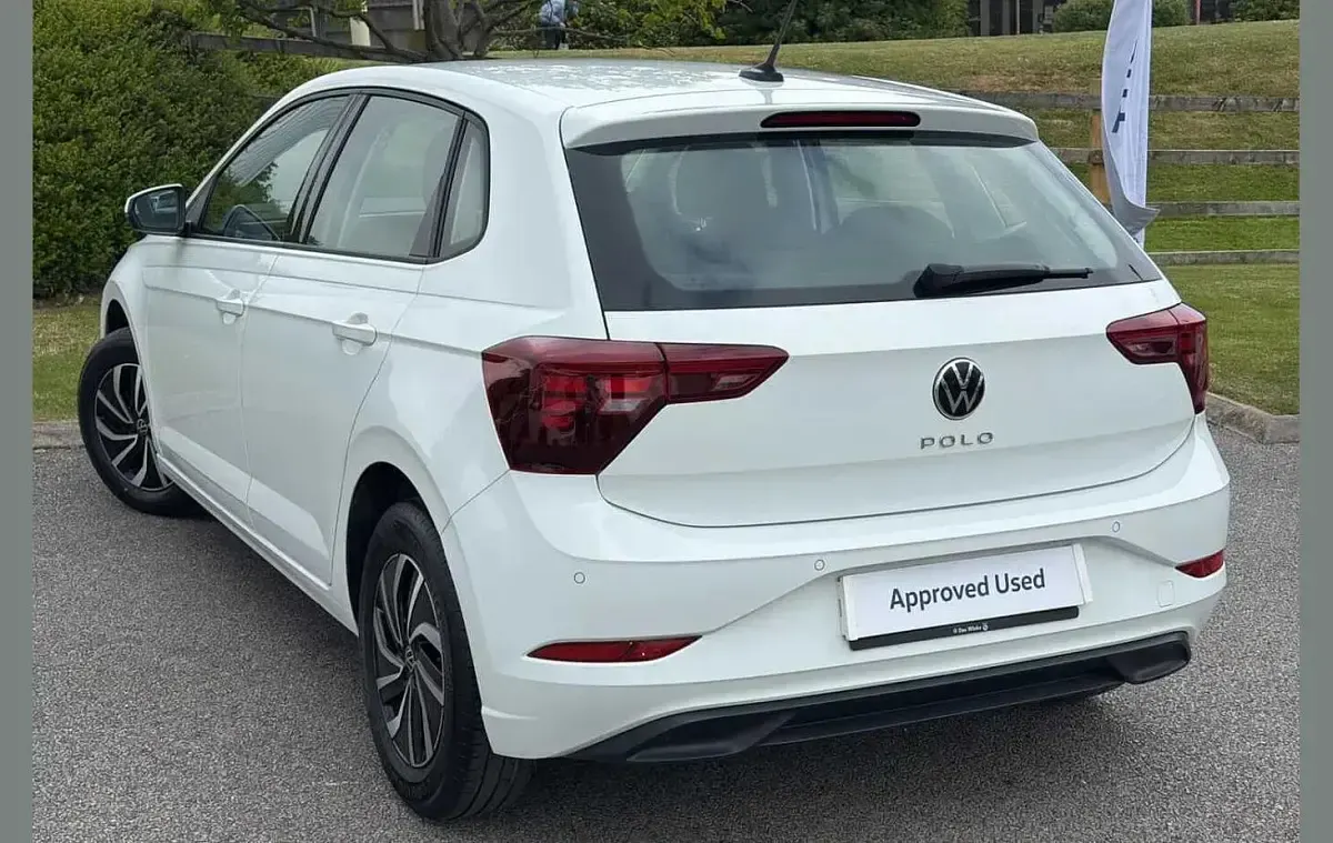 Second-hand VW Polo Life 95 CP (69 kW) 2024 Alb Hatchback