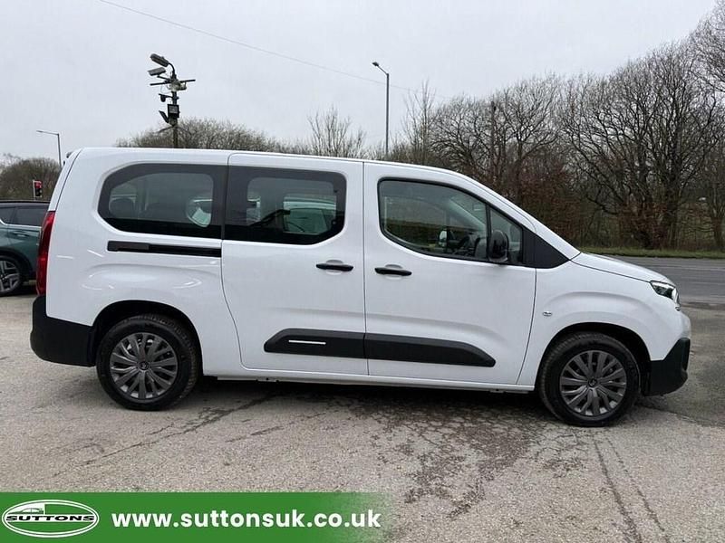Used Citroën e-Berlingo 100 kW (136 HP) 2025 White MPV