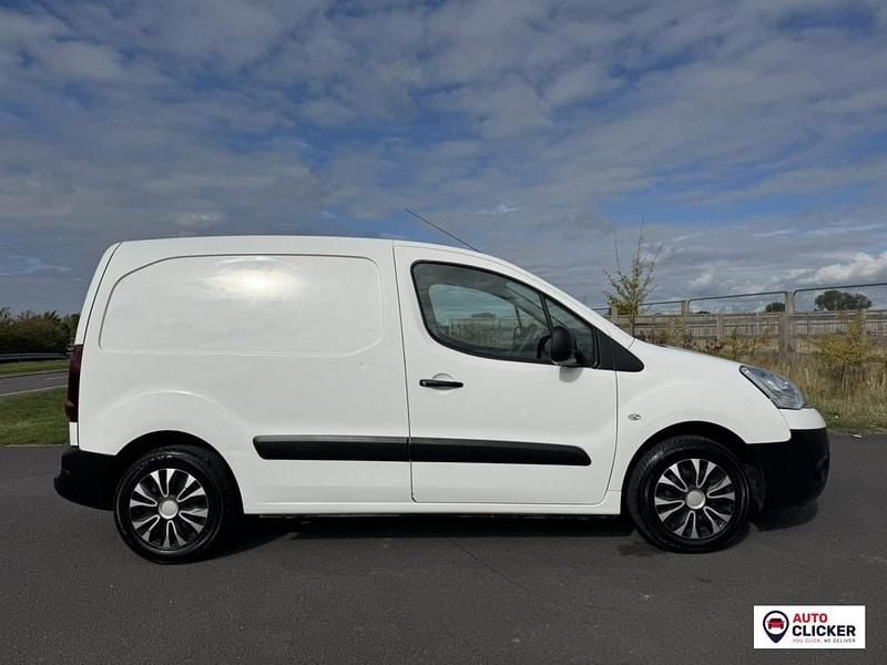 Używany Citroën Berlingo 75 KM (55 kW) 2015 Biały Minivan