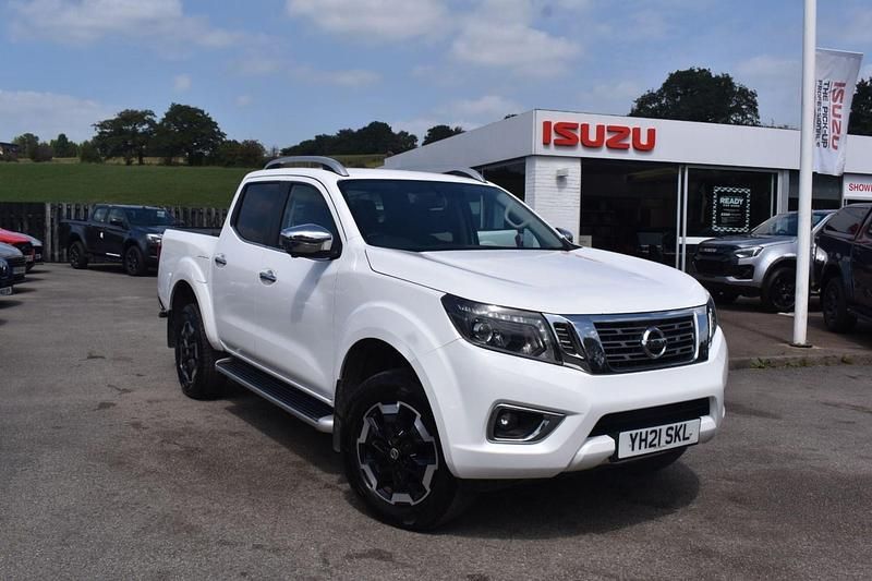White Used 2021 Nissan Navara Tekna Pickup | £17,482 (Good price) - Image 1/4