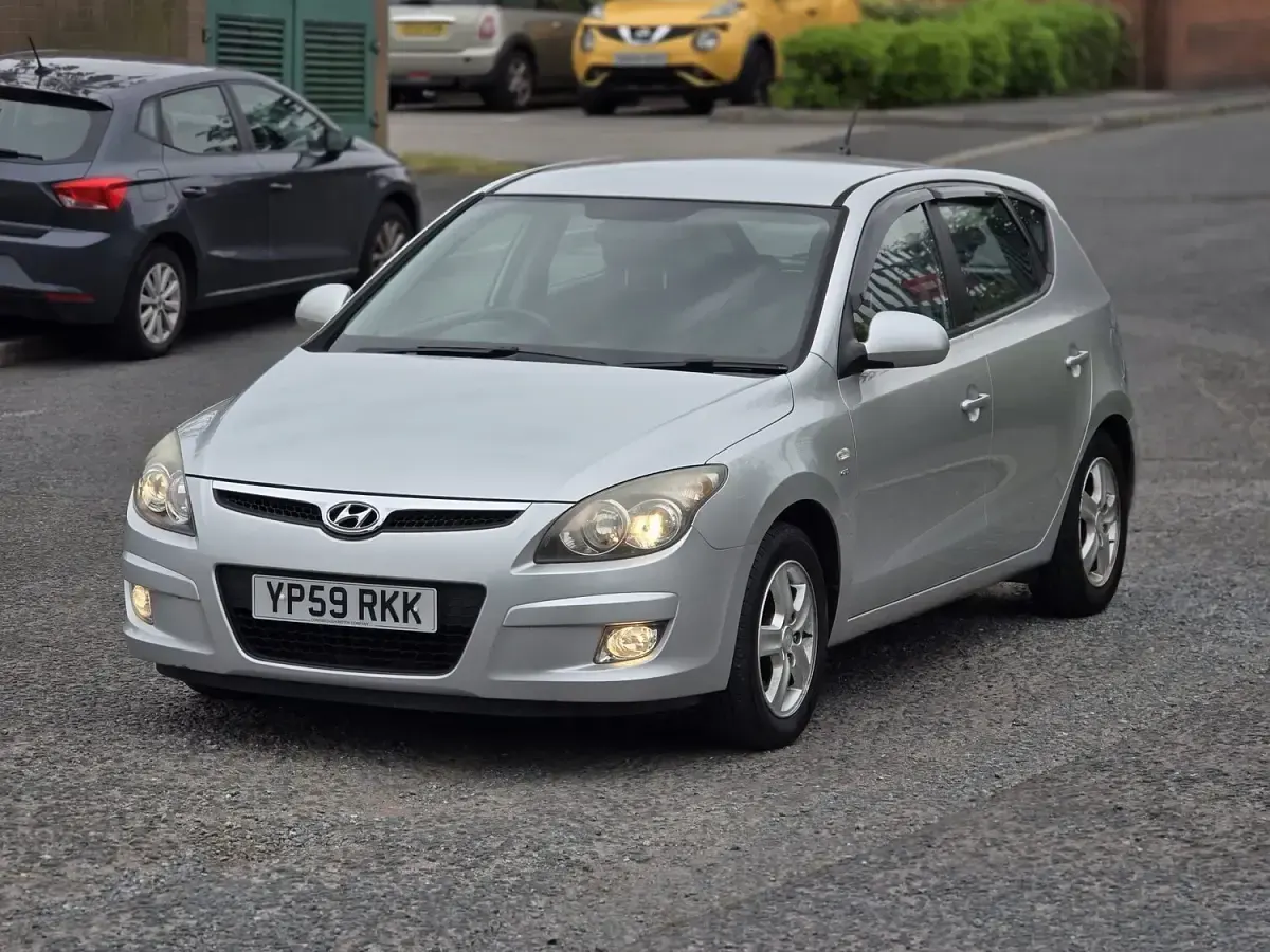 Used Hyundai i30 Comfort 116 HP (85 kW) 2009 Silver Hatchback
