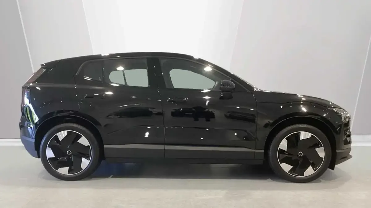 New Volvo EX30 Core 200 kW (272 HP) 2026 Black SUV