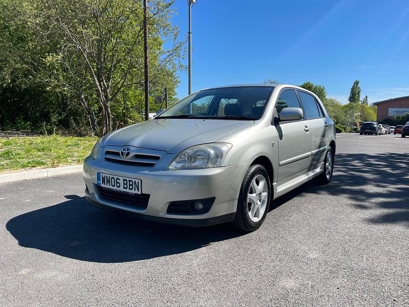 Usado Toyota Corolla T3 110 HP (80 kW) 2006 Prateado Citadino