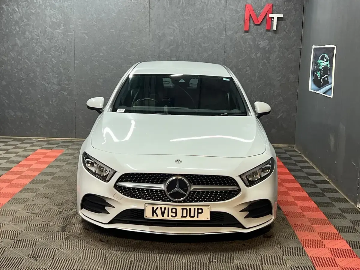 Used Mercedes A180 AMG line 136 HP (100 kW) 2019 White Hatchback