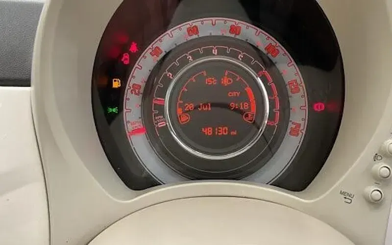 Used Fiat 500 Lounge 69 HP (50 kW) 2017 White Hatchback