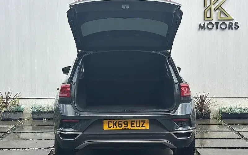 Used VW T-Roc SE 116 HP (85 kW) 2019 Grey SUV