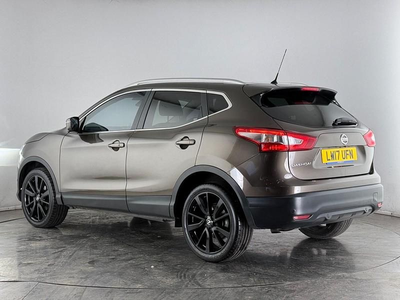 Used Nissan Qashqai Tekna 116 HP (85 kW) 2017 Bronze SUV