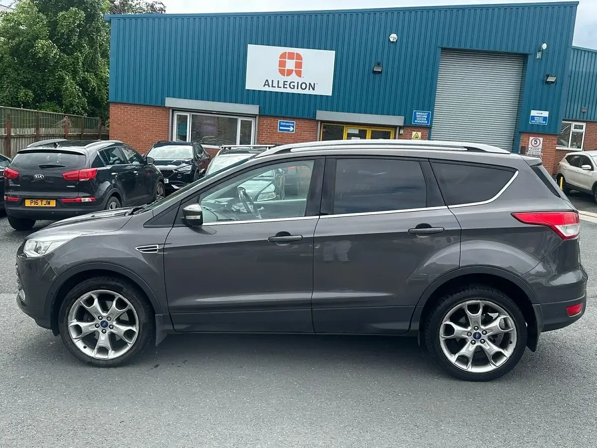 Used Ford Kuga Titanium 180 HP (132 kW) 2016 Grey SUV