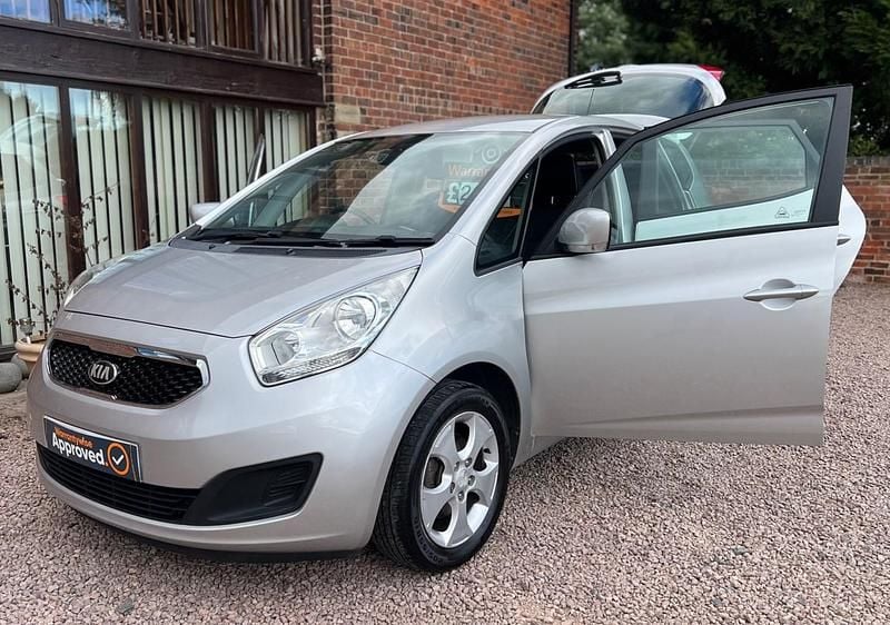 Silver Used 2013 Kia Venga Hatchback | £2,695 (Fair price) - Image 1/3
