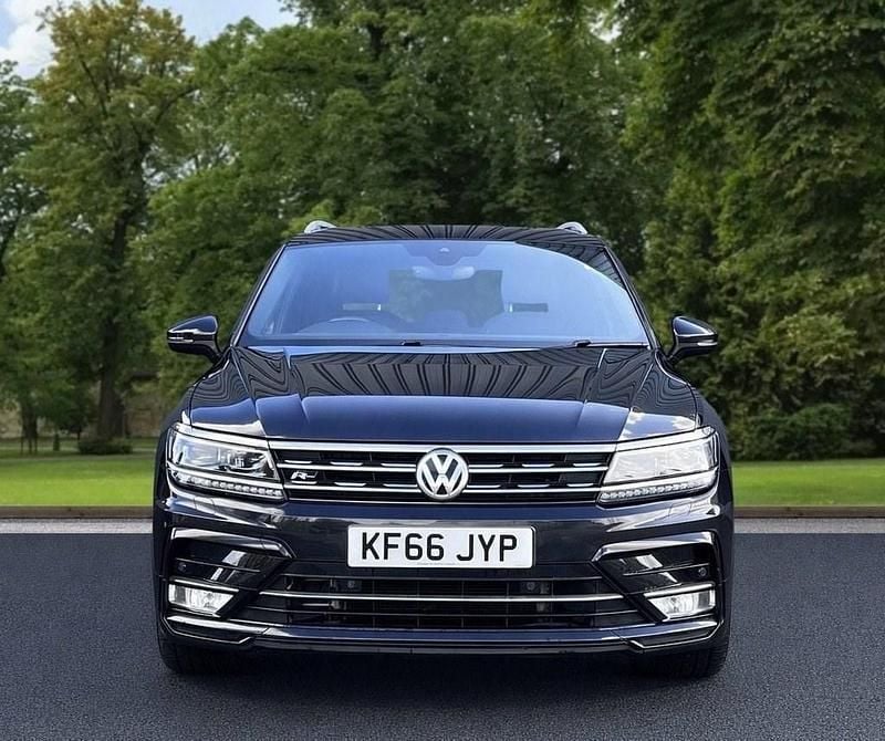 Used VW Tiguan R-line 150 HP (110 kW) 2016 Black SUV