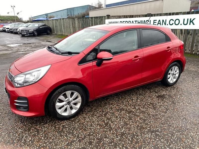 Used Kia Rio 84 HP (61 kW) 2017 Red Hatchback