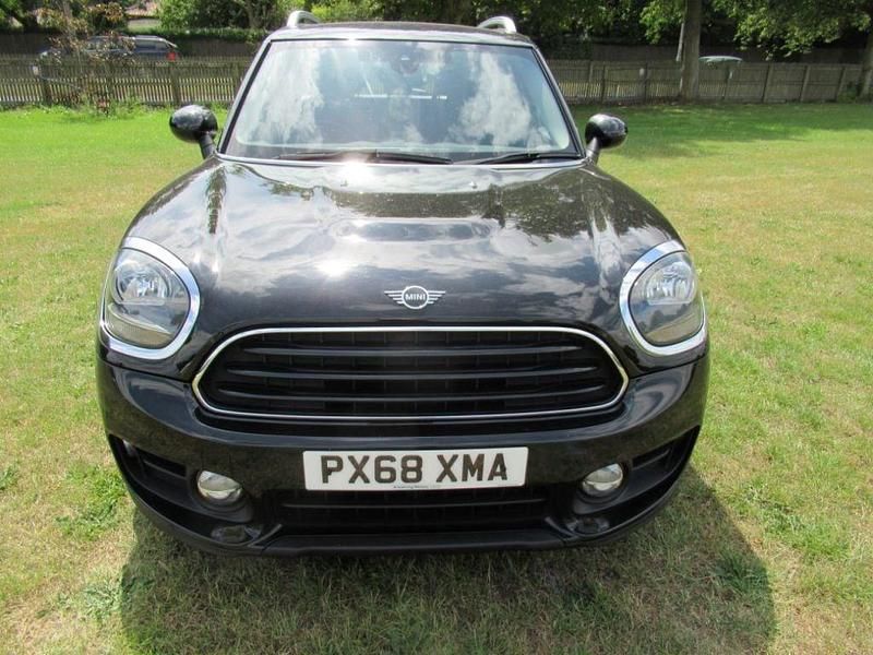 Used Mini Cooper D 2018 Midnight black Hatchback