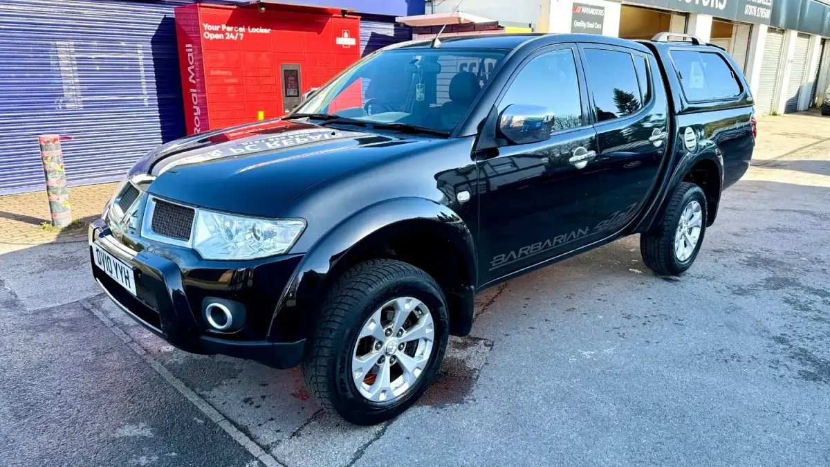Usado Mitsubishi L200 176 CV (129 kW) 2010 Negro Pickup/Camioneta