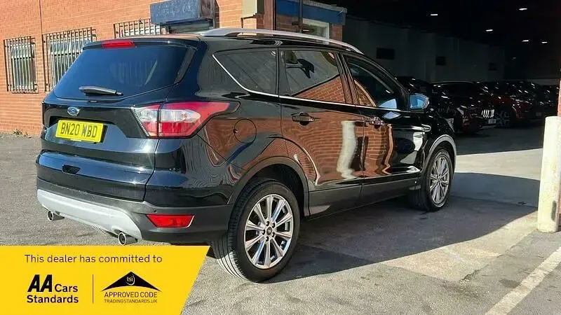Begagnad Ford Kuga Titanium 150 HK (110 kW) 2020 Svart SUV