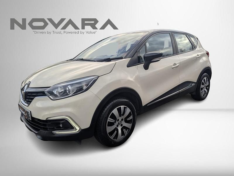 Used Renault Captur Play 90 HP (66 kW) 2018 Cream/black SUV
