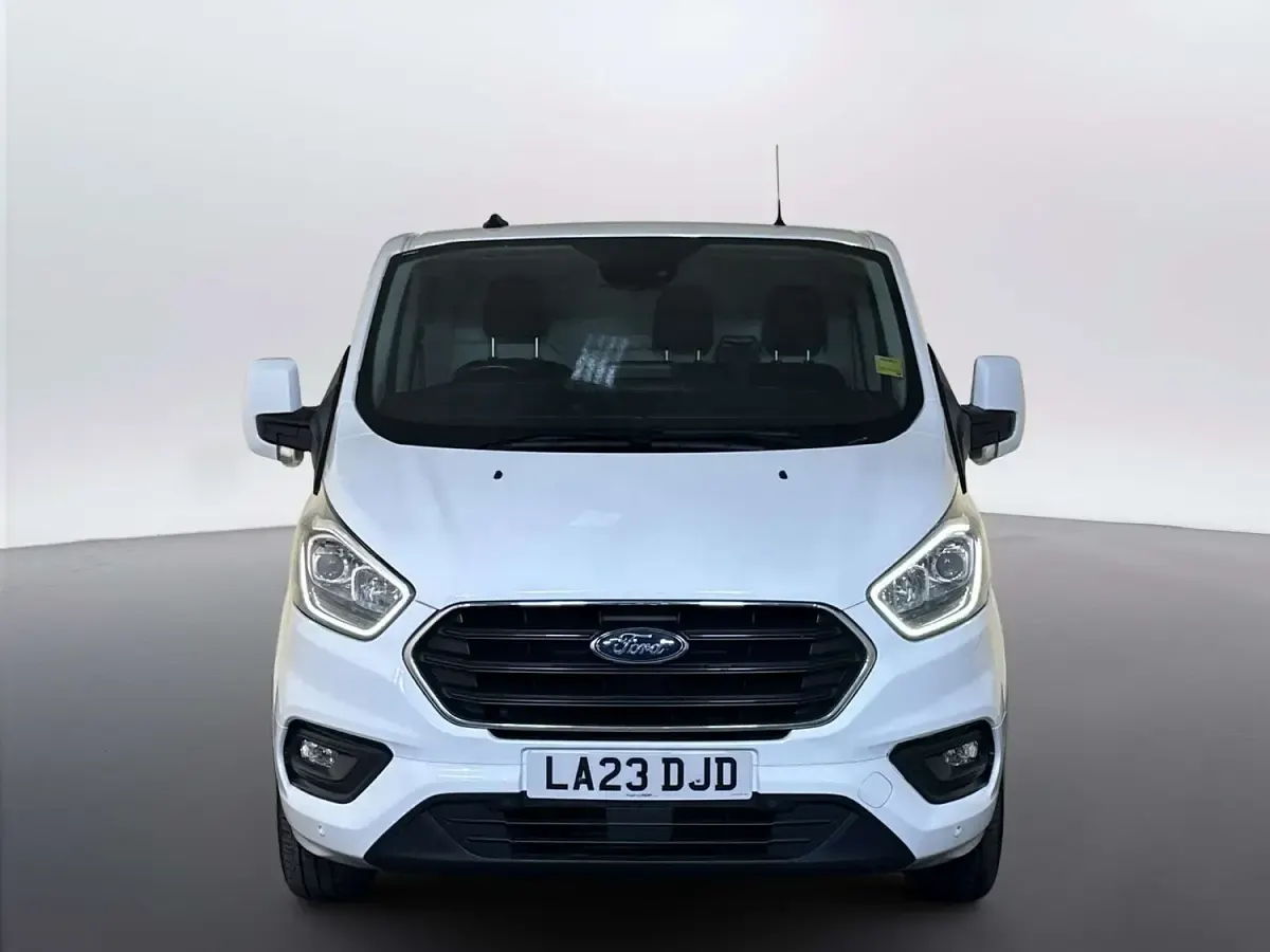 Used Ford Transit Custom Limited 130 HP (95 kW) 2023 White Van