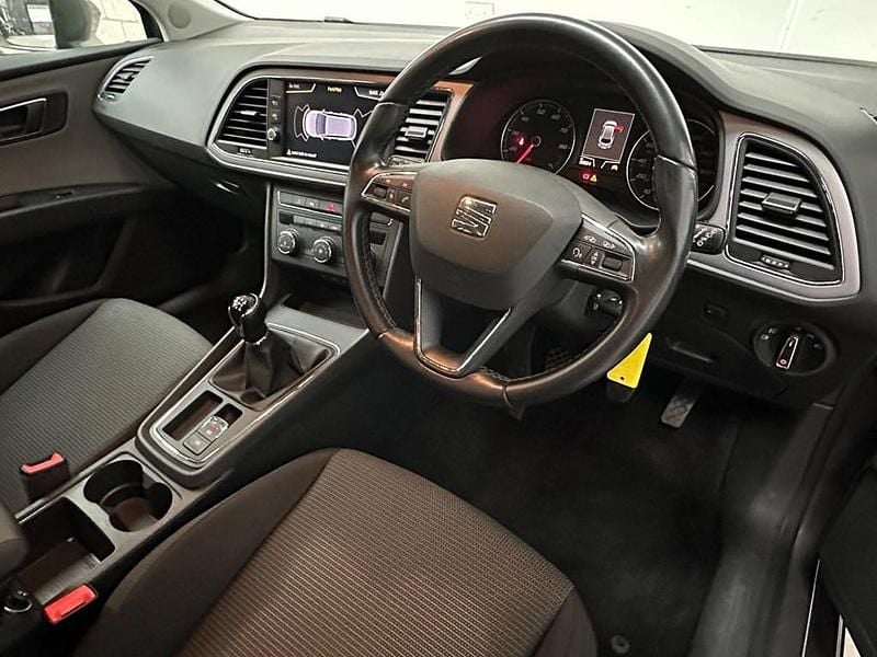 Used Seat Leon ST SE Dynamic 110 HP (80 kW) 2017 Grey Estate